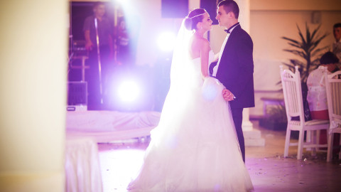 5 Top Tips for Choosing Your First Dance Song